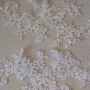 Craftuneed ivory or white bridal floral lace applique sew on embroidered flower tulle lace motif patch for dress sewing Per Piece image 2