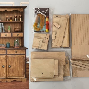 Handgemachter 1:6 Miniatur Puppenhaus Holz Bücherregal mit 2 Türschrank und Schublade DIY Paket Puppenmöbel Requisiten