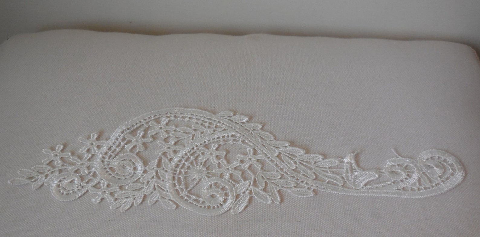 Ivory Bridal Lace Smalley