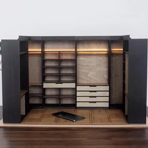 Maßstab 1:6 Miniatur Puppenhaus Kleiderschrank DIY Kit | Vorgefärbte Holzplatten, nicht zusammengebaut