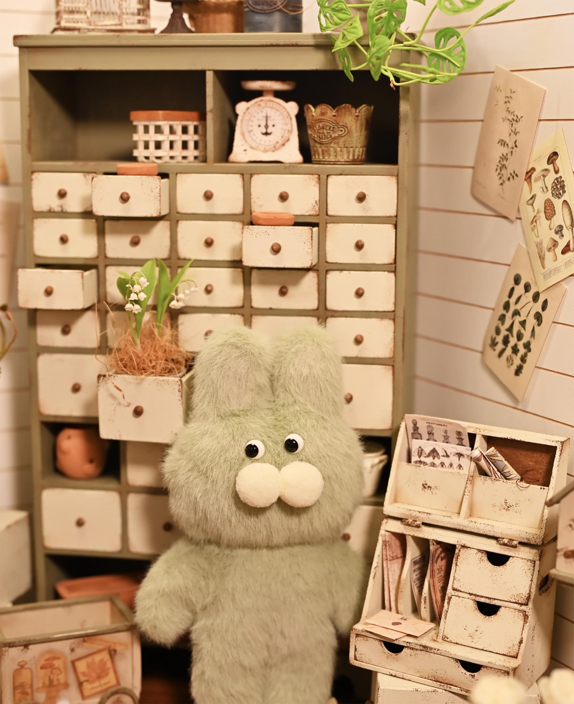 1:6 ミニチュア木製キャビネット（引き出し付き）、ヴィンテージドール