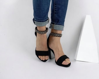 Abnehmbarer Schuhriemen Dekoration: Elegantes Dunkelgrau Sandale Accessoire