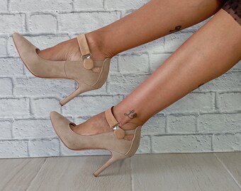 Loose heels straps, fantastic shoe fastening bracelets, beige shoe straps, Lucyclip