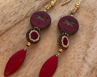 Earrings in red with dragonfly