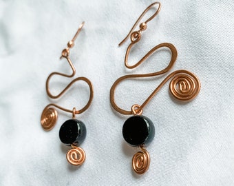 Kupfer Wirbel baumeln Ohrring (schwarz)