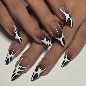 black ombré White Line Press On Nails 521 image 1