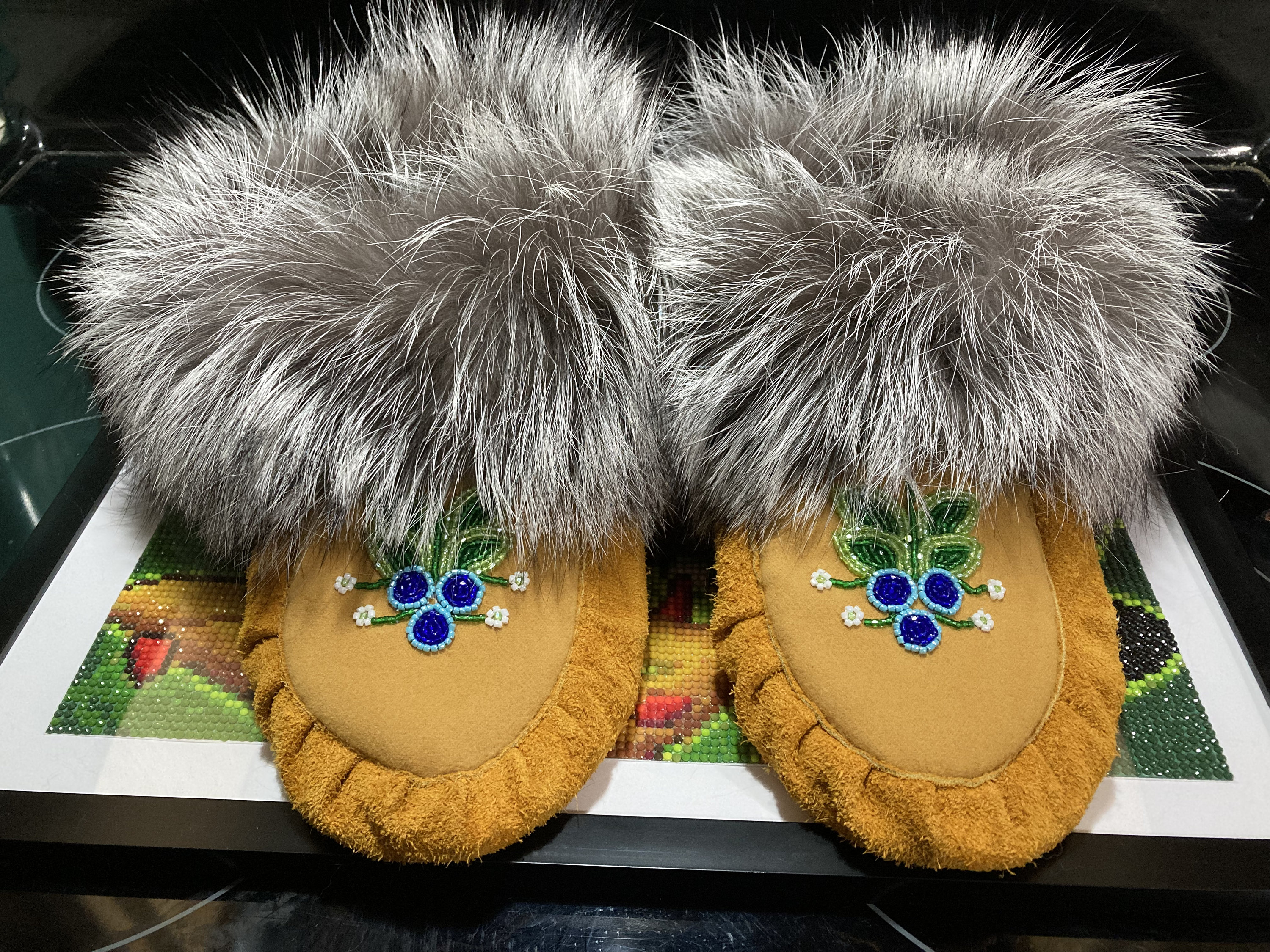 Women's Size 12/Mens 10.5 Moose Suede Beaded Moccasin Silver Fox Fur Indigenous Made