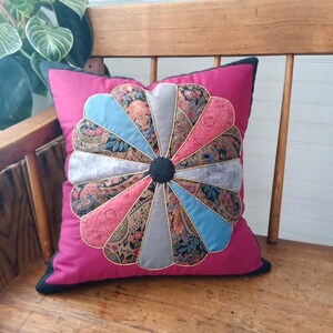 Housse de coussin matelassée, housse de coussin patchwork bordeaux et bleu,