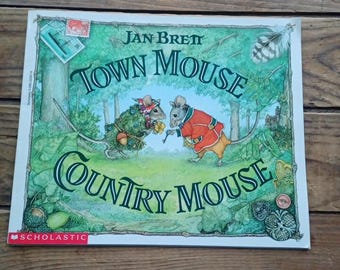 Town Mouse Country Mouse, a Children's Book by Jan Brett, 1990s