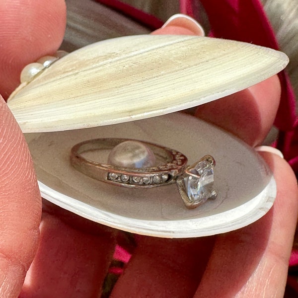 Beach proposal ring holder, seashell ring holder, proposal ring holder, proposal ring box, will you marry me ring holder