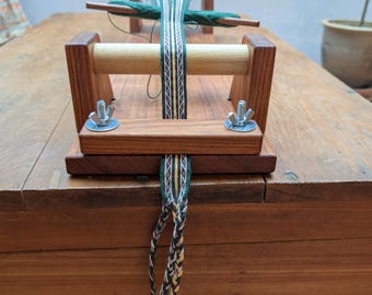 Tablet weaving loom