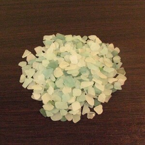 Aqua blauw duidelijk smaragd groen bulk originele zee glas dunne reepjes ambachtelijke levert jewelries accessoires kralen chips Oostzee natuur