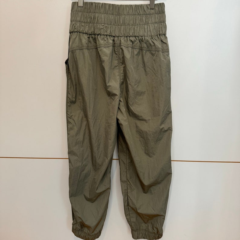 Pantaloni da jogging Free People Movement in nylon oliva medio immagine 7