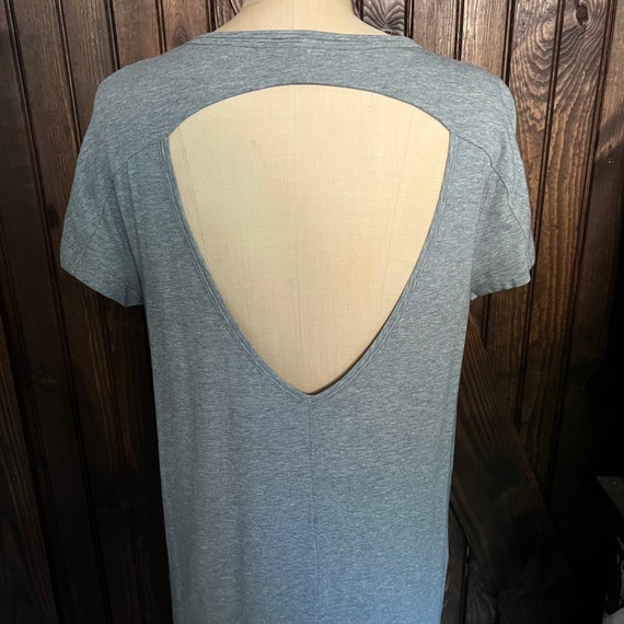 Lululemon S/S Grey T Shirt Dress with Backless De… - image 5