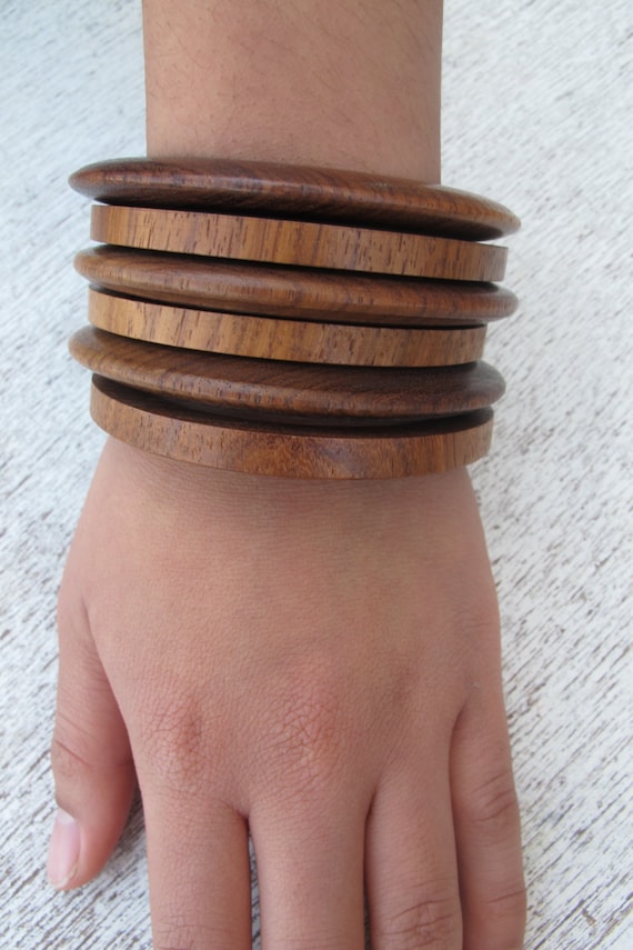 Bangle Bracelets Vintage Hand Made Olive Wood Set… - image 1