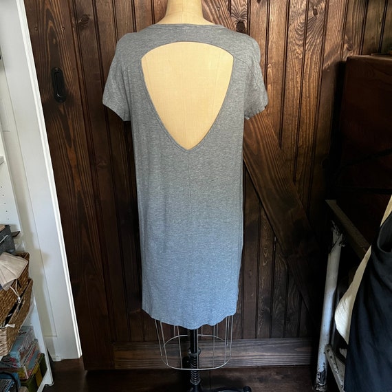 Lululemon S/S Grey T Shirt Dress with Backless De… - image 1