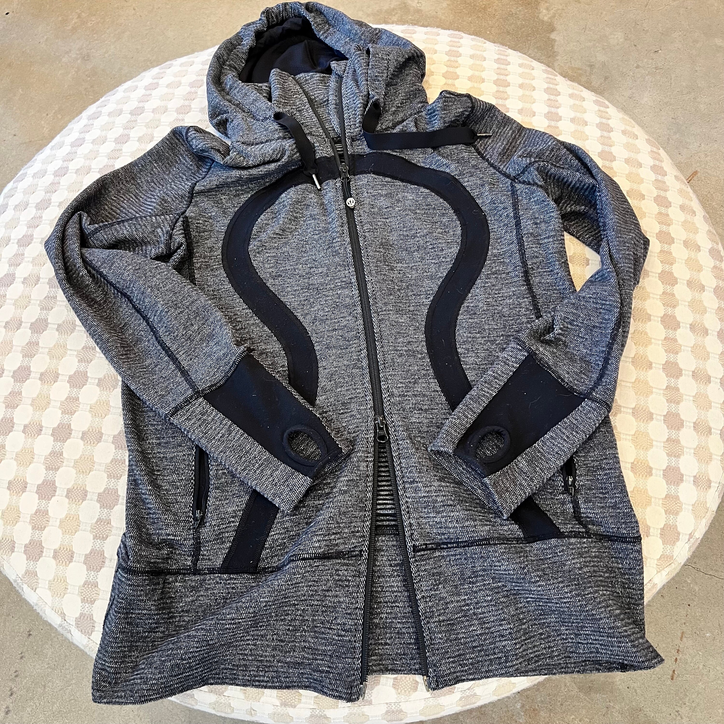 Lululemon Zipper -  Canada