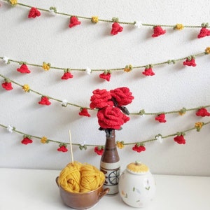 PATTERN - Crochet Flower Garland Pattern