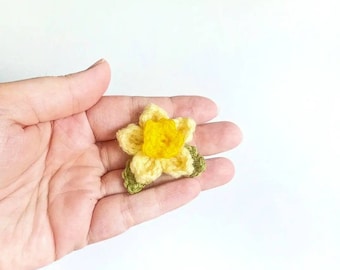PATTERN - Crochet Daffodil Applique (with Videos)