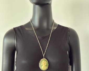 Pendant Cameo Locket Necklace Vintage 1960s
