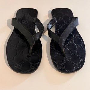 Chanel 23P Black Quilted Charms Padded Pool Thong Logo Slide Flat Sandal  36.5