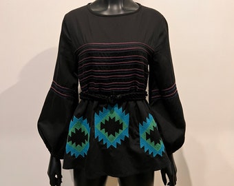 A vintage Y2K Cynthia Rowley embroidered blouse with ballon sleeves and rope belt