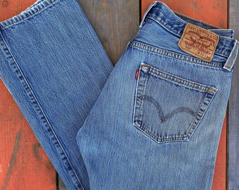 red tag levi jeans