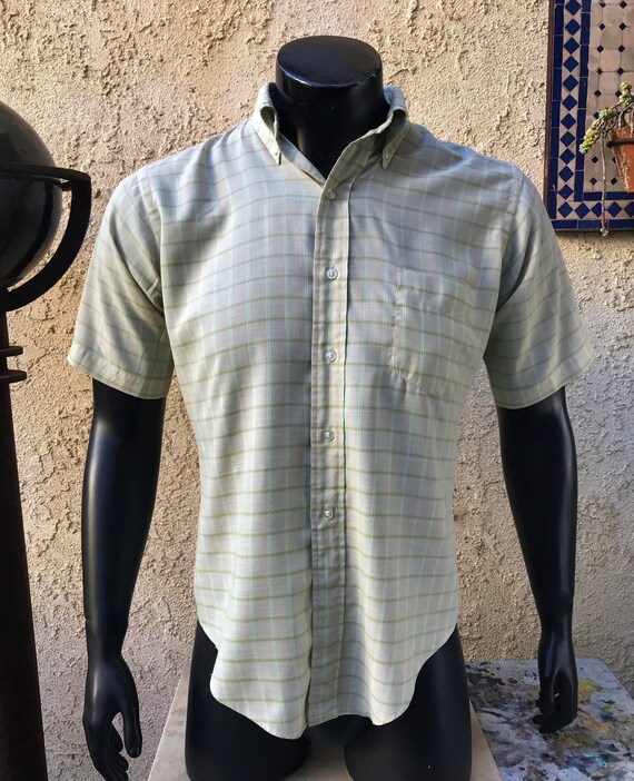 Mens Van Heusen Short Sleeve Button Front NWT SZ Medium Plaid Orange