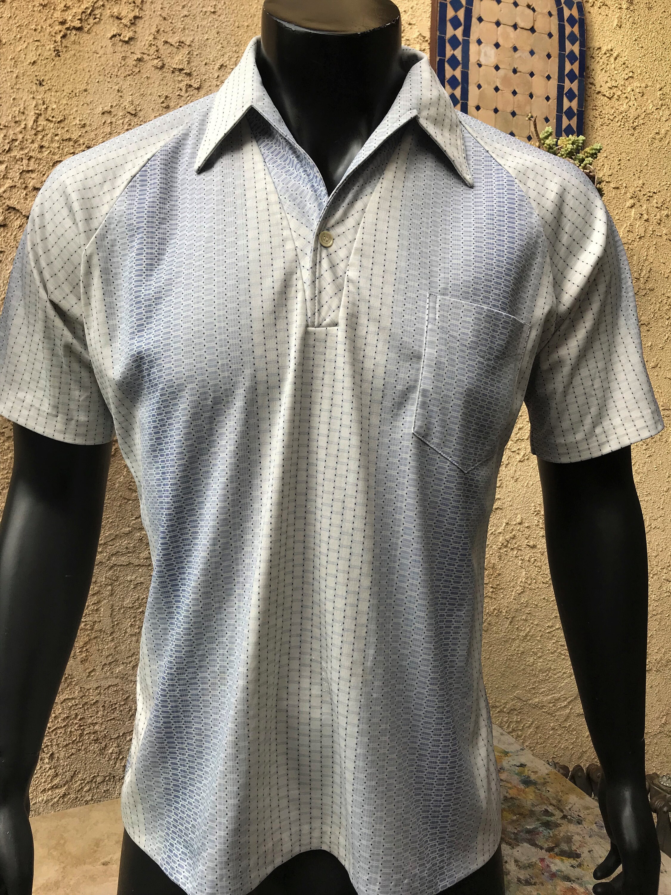 100 % Polyester chemise, chemise Polo de Mervyn Vintage, bleu et blanc chemise grande taille versez Les Hommes hommes de Mervyn, made in USA 100 % Polyester chemise, chemise Polo de de Polo Mervyn Vintage, bleu et blanc chemise grande taille versez Les Hommes hommes de Mervyn, made in USA 4a605e