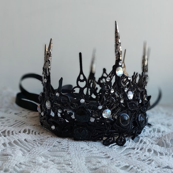 Gothic schwarze Krone mit Spikes und Kette Gesichtsmaske Schleier Halloween Spitze Stirnband Fascinator Black Swan Kopfschmuck Black Tiara Dark Queen Hochzeit