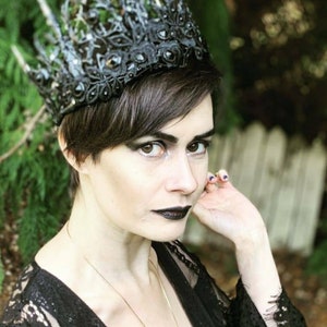 Spike Black Crown With Chain Face Mask Veil Halloween Lace Headband Fascinator Black Swan Headpiece Black Tiara Dark Queen Gothic Wedding image 3