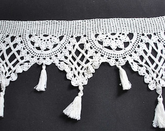 Vintage Wide Crochet Scallop Lace Trim With Tassels