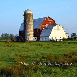 vintage Grange Pennsyvania Photographie DIGITAL Photo Affiche Art Mural Art Pays Fine Art Ferme Silo Lever de soleil Rustique Vert Histoire traditionnelle