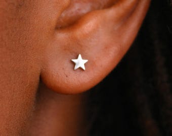 Sterling Silver Micro Star Stud Earrings – 4mm