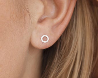 Sterling Silver Brushed Circle Stud Earrings – 5mm