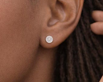 Sterling Silver Sunburst Circle Disc Stud Earrings – 5mm