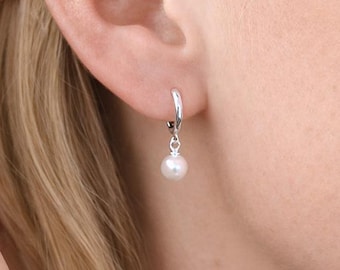 Sterling Silver Freshwater Pearl Huggie Hoop Earrings – 7mm Pearls