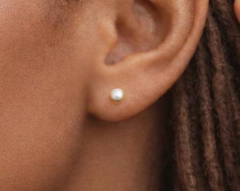 Sterling Silver White Freshwater Pearl Micro Stud Earrings – 3mm