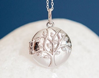 Personalised Tree of Life Under the Stars Locket in Sterling Silver, Two Photo Locket, Engraved Locket, Keepsake Memorial Jewellery Necklace
