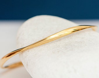 18ct Gold-Plated Soft Twist Hollow Slave Bangle