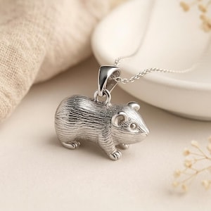 Colgante de conejillo de indias en plata de ley: collar personalizado para amantes de las mascotas