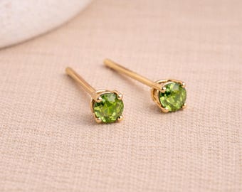 Solid 9ct Gold Peridot August Birthstone Stud Earrings – 4mm