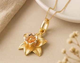 Daffodil Pendant • March Birth Flower Necklace in Silver with Gold & Rose Gold • Personalised Disc Option • Spring Floral Gift for Her