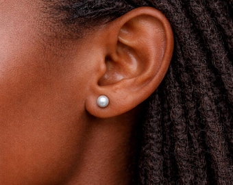 Sterling Silver Grey Freshwater Pearl Stud Earrings – 5mm