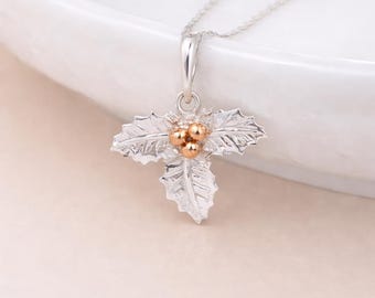 Personalised Sterling Silver December Holly Birth Flower Necklace