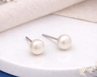 Sterling Silver White Freshwater Pearl Stud Earrings – 5mm
