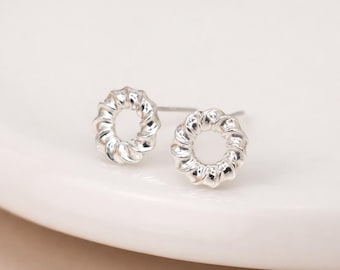Sterling Silver Twisted Circle Stud Earrings – 9mm