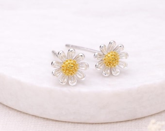 Sterling Silver And Gold Daisy Stud Earrings – 10mm