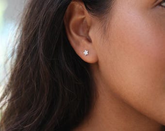 Sterling Silver Sparkling Star Stud Earrings – 5mm