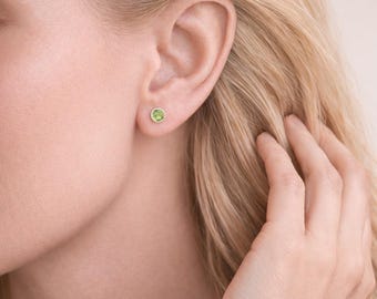 Sterling Silver Peridot Stud Earrings – 5mm